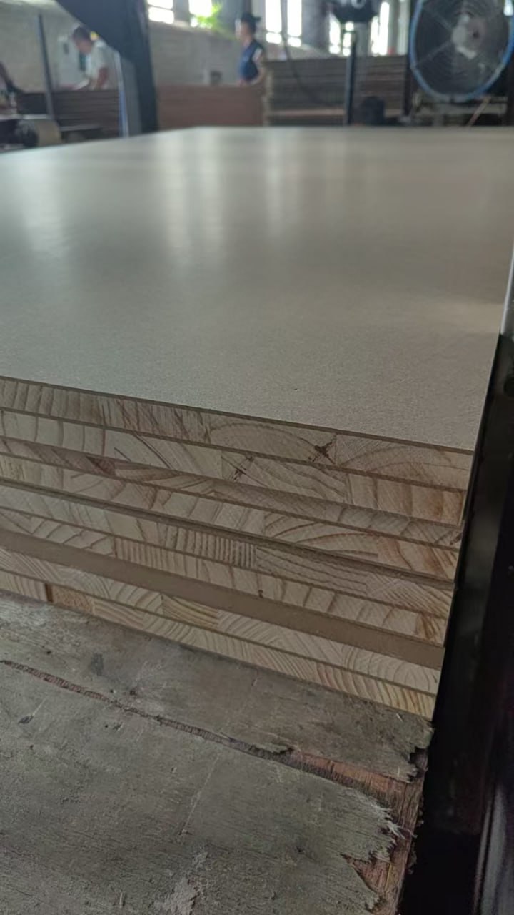 Blockboard Pine Core Close-up